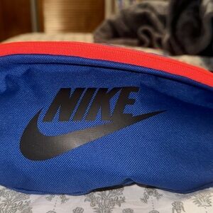 Nike hip bag Fanny pack blue and pick zipper